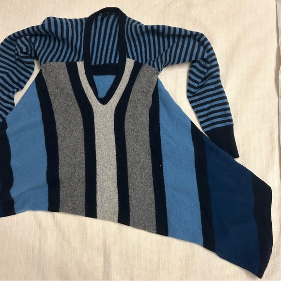 Women’s Size Small Blue and Black Sweater - Picture 3 of 5
